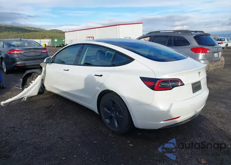 2022 Tesla Model 3 Long Range Dual Motor All-Wheel Drive z USA, uszkodzony, nr VIN 5YJ3E1EB2NF210249